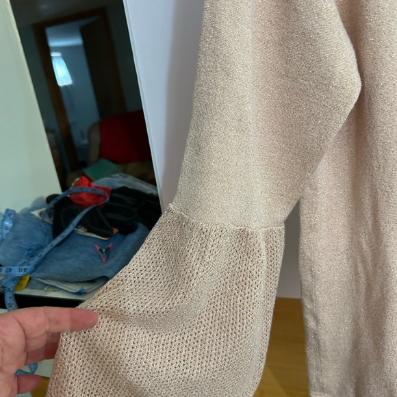 Calvin Klein Women’s‎ Pink Lightweight Sweater w/ gold flecks - Picture 2 of 5